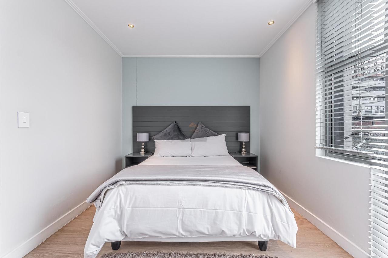 Kmg At The Apex Apartment Johannesburg