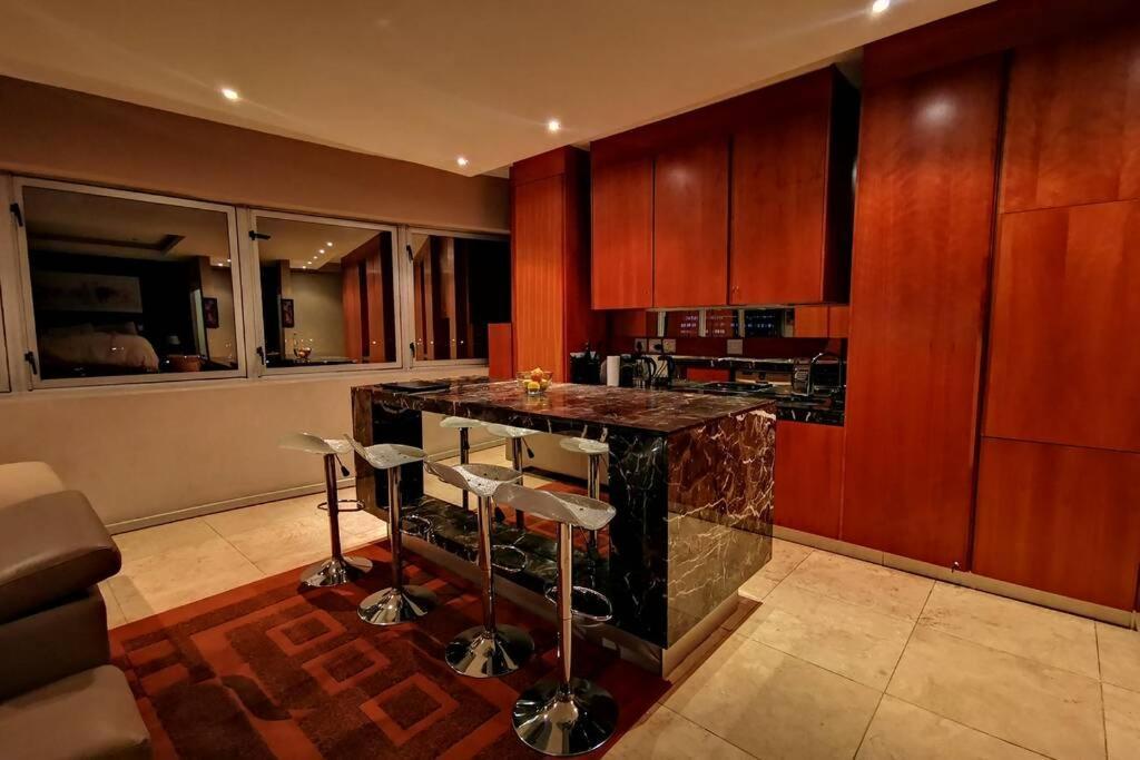 1507-amazing Views & Unique Joburg Cbd Luxury *