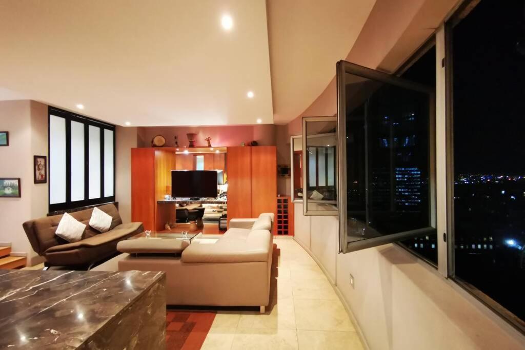 1507-amazing Views & Unique Joburg Cbd Luxury *