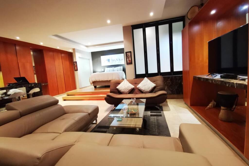 1507-amazing Views & Unique Joburg Cbd Luxury *