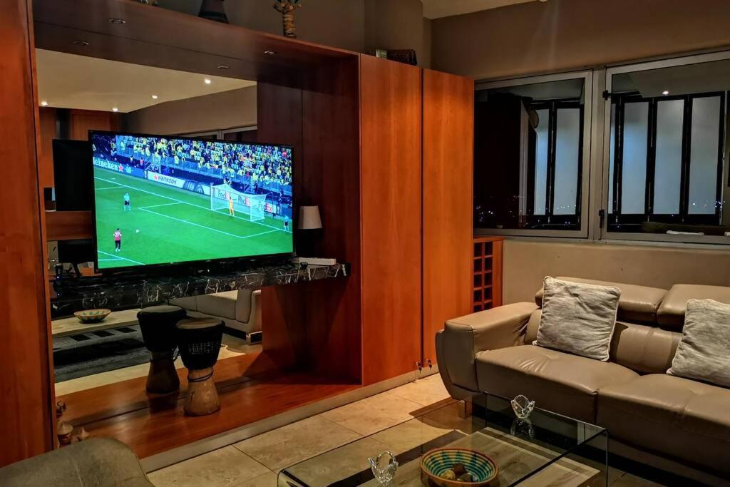 1507-amazing Views & Unique Joburg Cbd Luxury Apartment Johannesburg