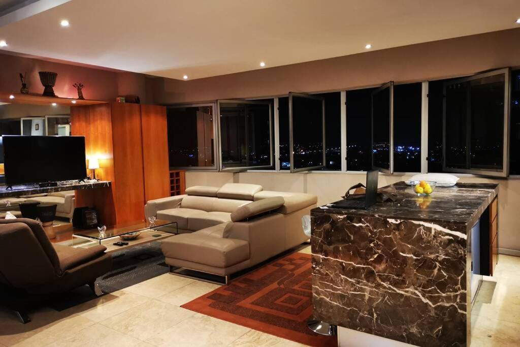 1507-amazing Views & Unique Joburg Cbd Luxury