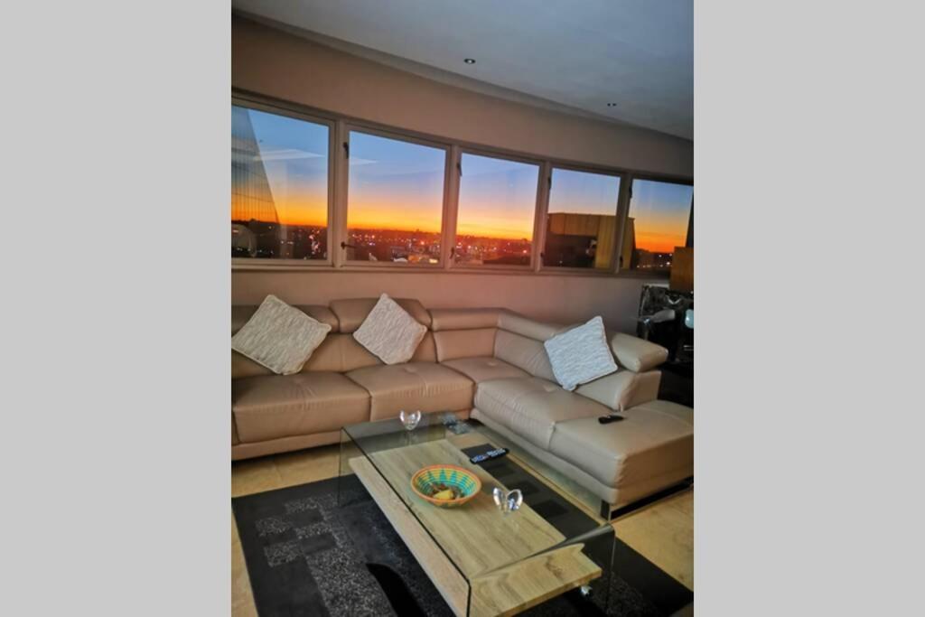 1507-amazing Views & Unique Joburg Cbd Luxury * Johannesburg