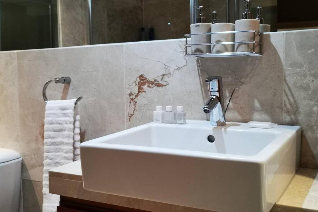Apartment 1507-amazing Views & Unique Joburg Cbd Luxury Johannesburg