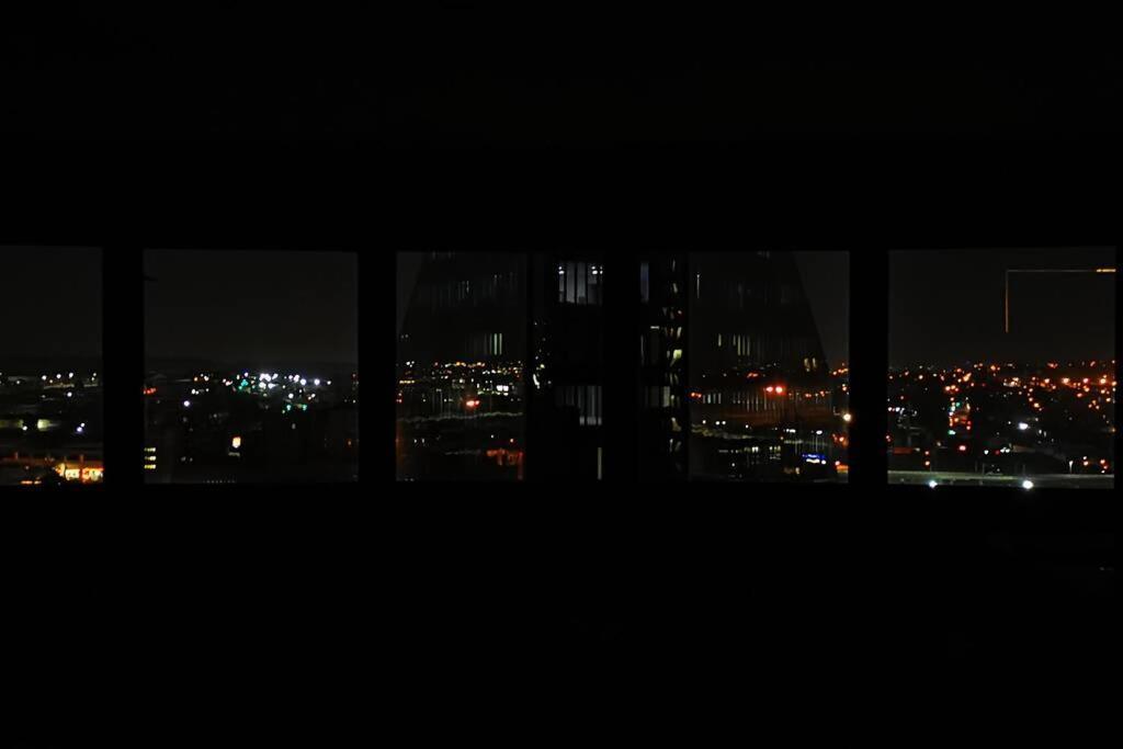 1507-amazing Views & Unique Joburg Cbd Luxury Apartment Johannesburg