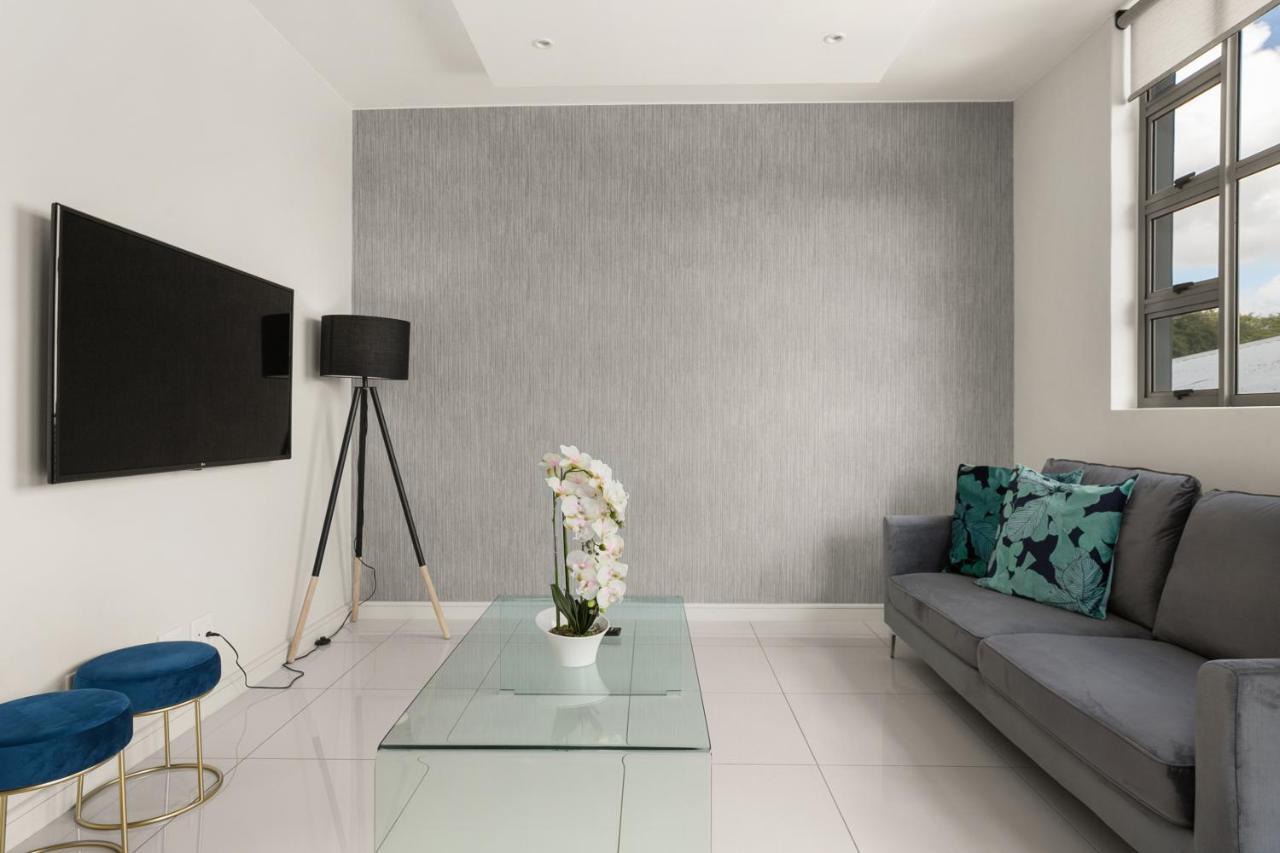 Easy - The Median Rosebank Apartment