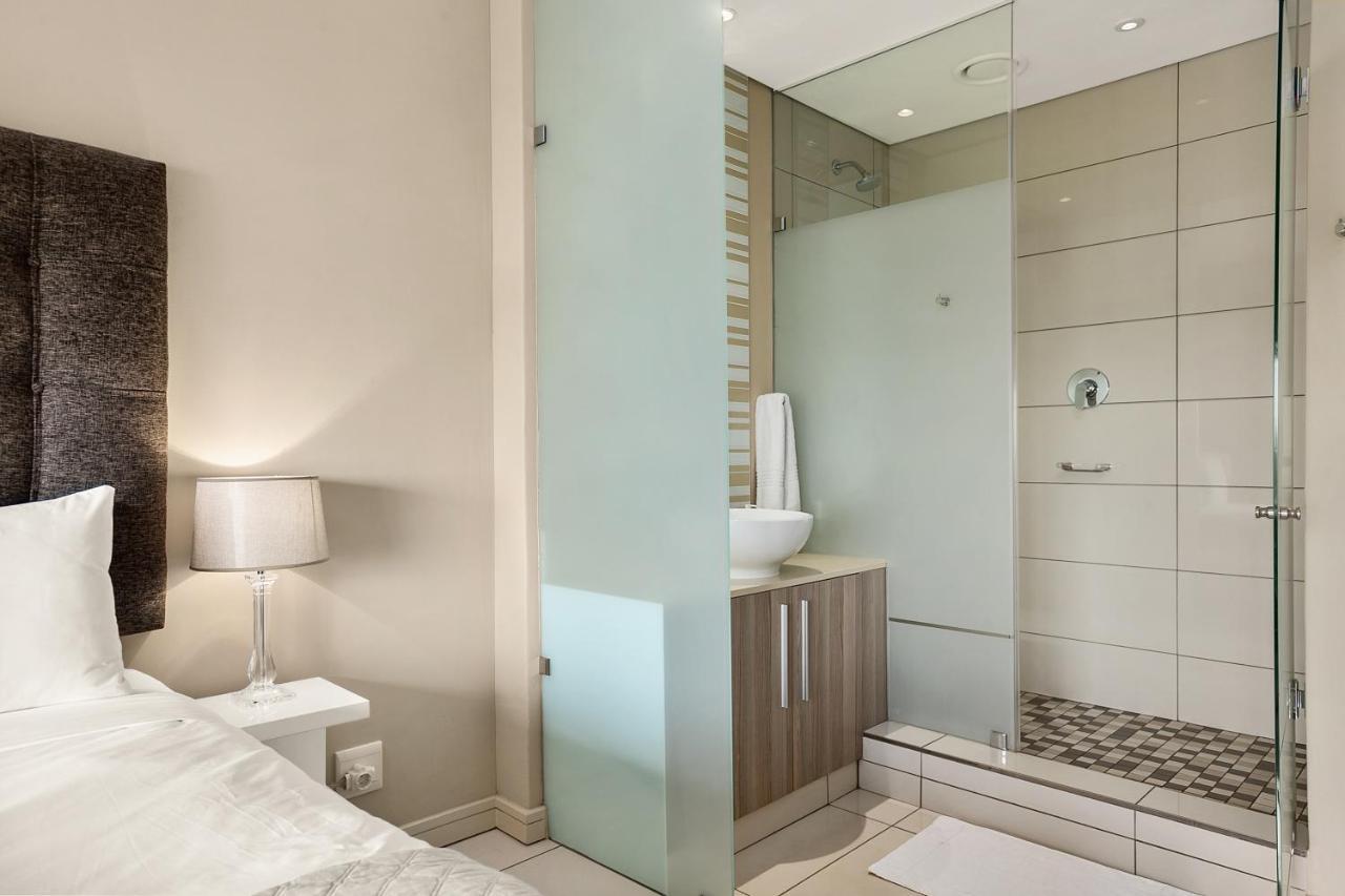 Easy - The Tyrwhitt Rosebank * Johannesburg