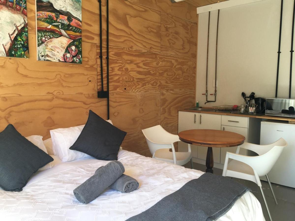 Alexander's House Guest house *