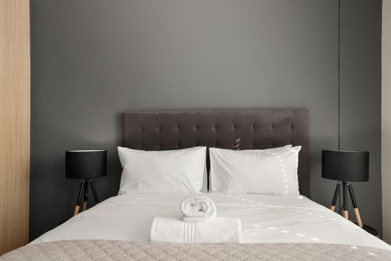 Easy - The Vantage Rosebank *