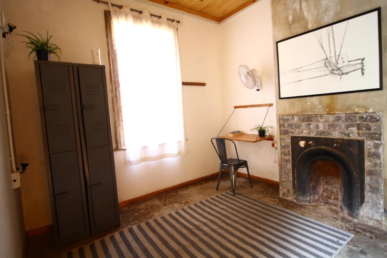 Curiocity Backpackers Albergue