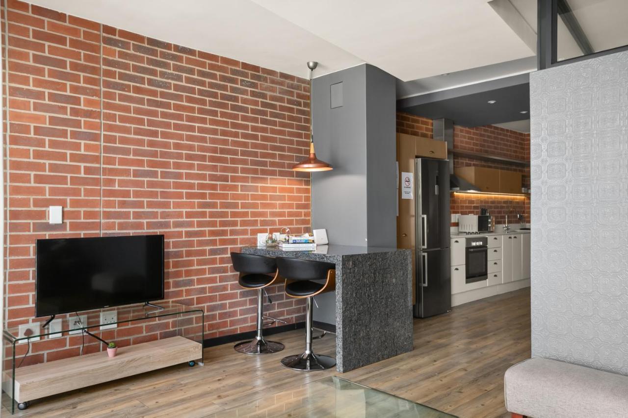 Easy - The Vantage Rosebank *