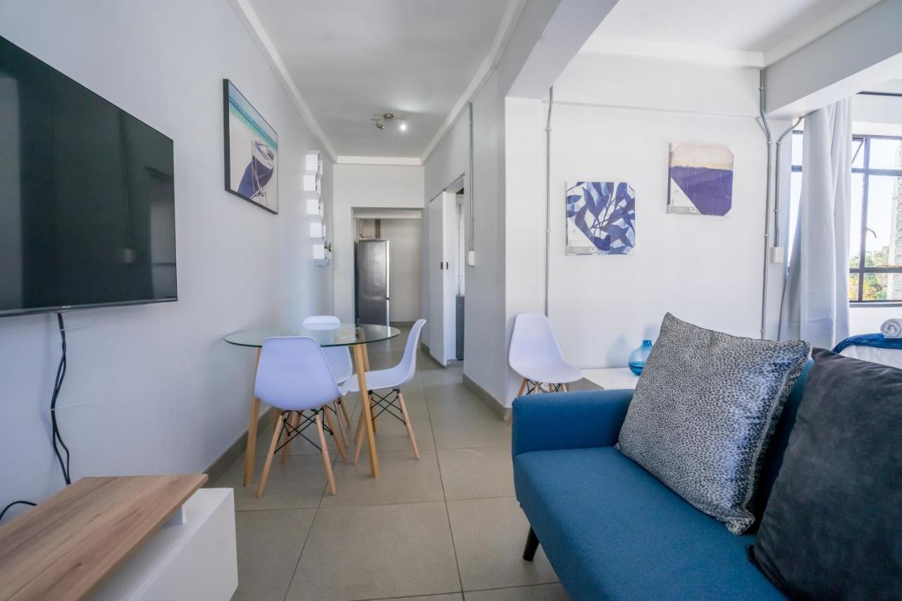 Melville Corner Apartment