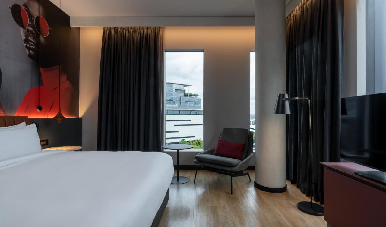Radisson Red Rosebank