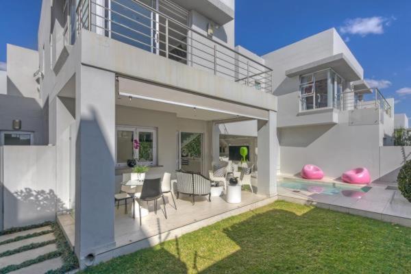 Anika Sandton Apartment *