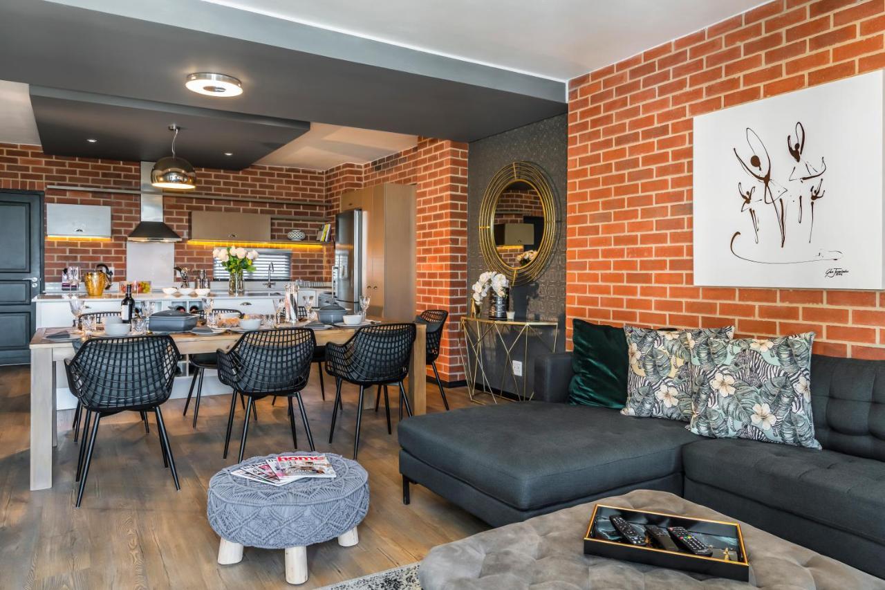 Apartment Corporate Rentals- The Vantage *
