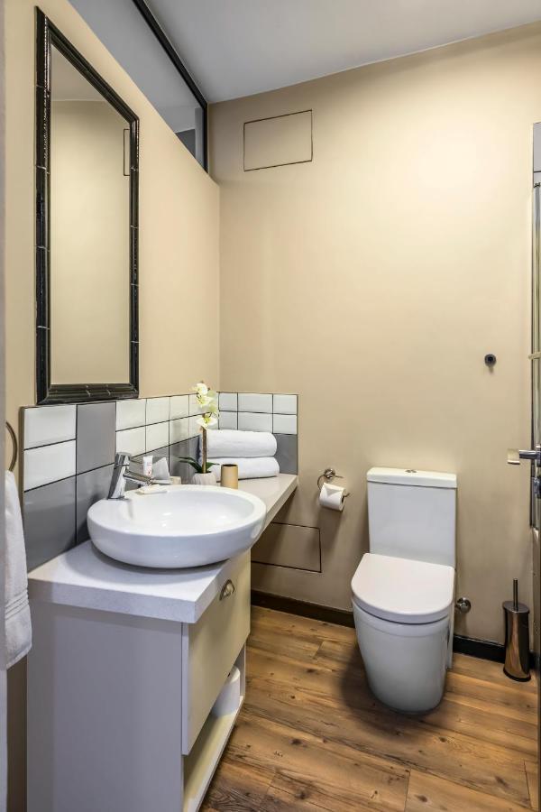 Corporate Rentals- The Vantage *