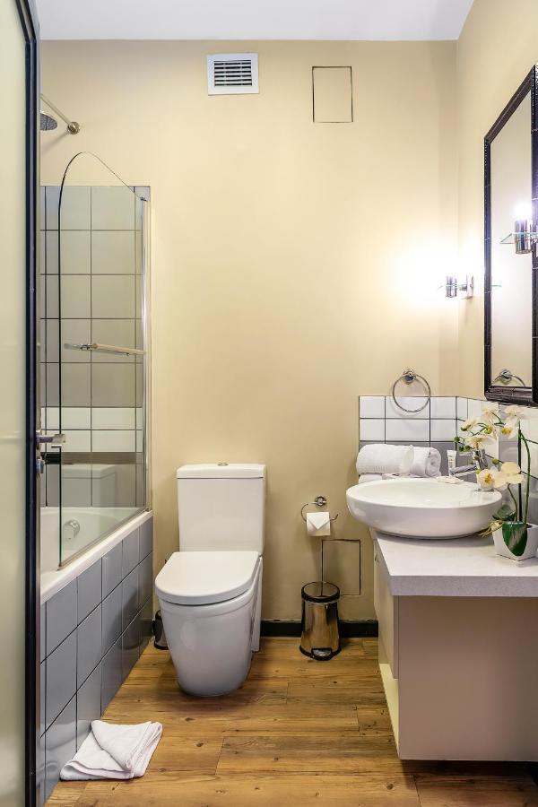 Corporate Rentals- The Vantage