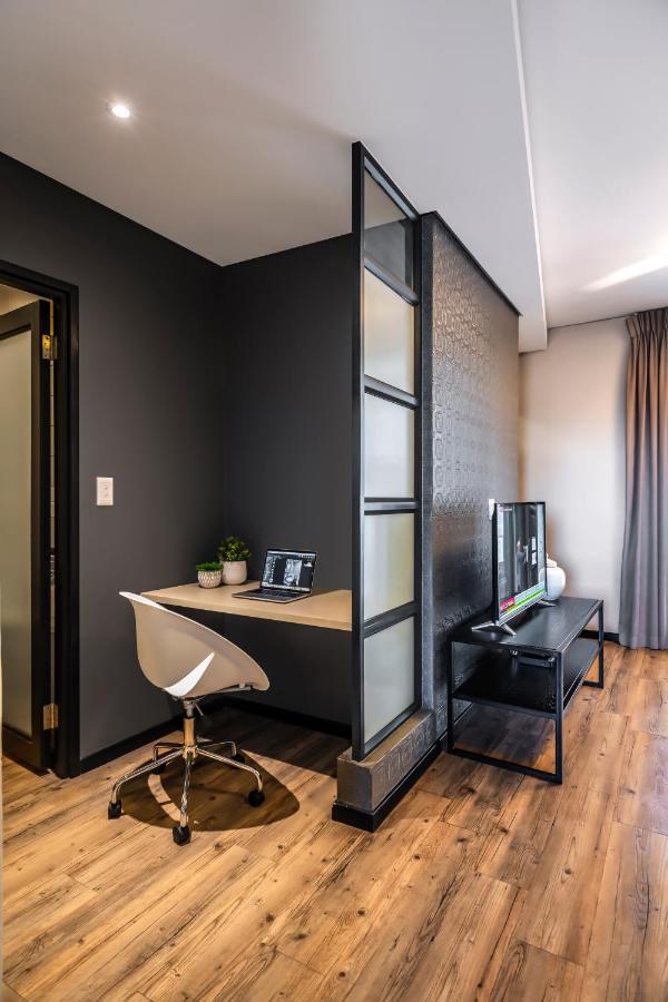 Corporate Rentals- The Vantage *