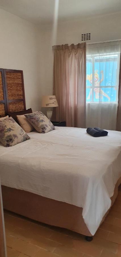 Kaleaba House In A Tranquil Surburb - Linmeyer Guest house