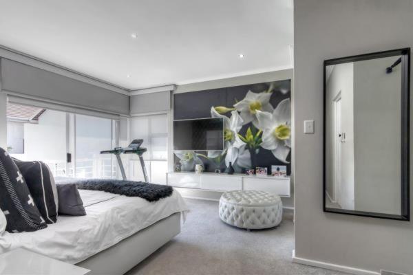 Anika Sandton Apartment *