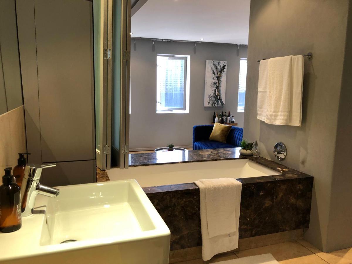 Joburg Gem With A Splash Of Chic & The Vibe! * Johannesburg