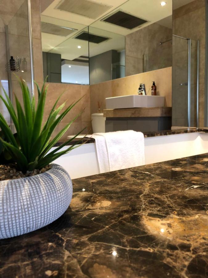 Joburg Gem With A Splash Of Chic & The Vibe!