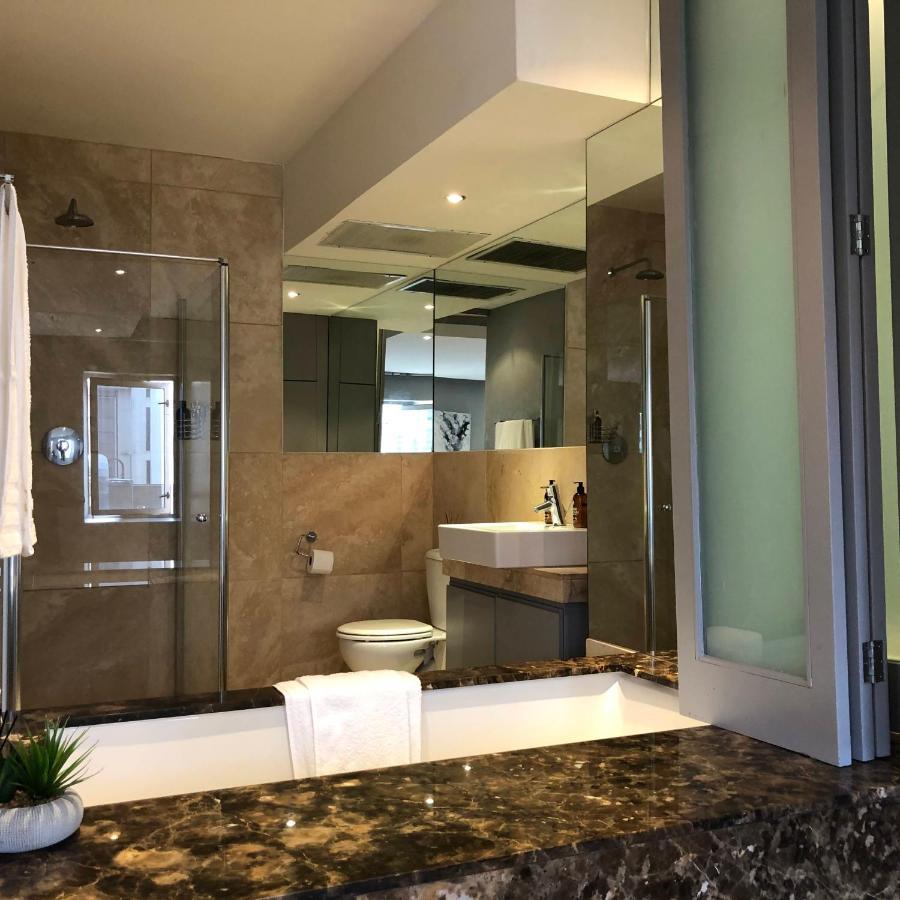 Apartment Joburg Gem With A Splash Of Chic & The Vibe!