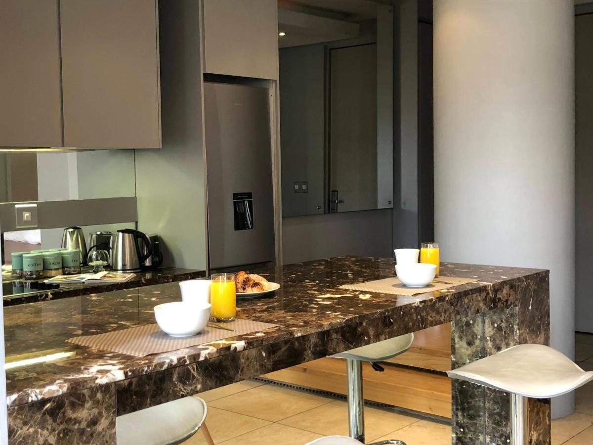 Joburg Gem With A Splash Of Chic & The Vibe!
