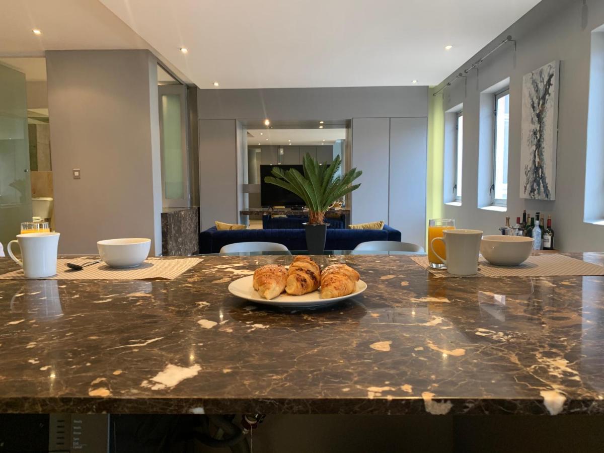Apartment Joburg Gem With A Splash Of Chic & The Vibe!