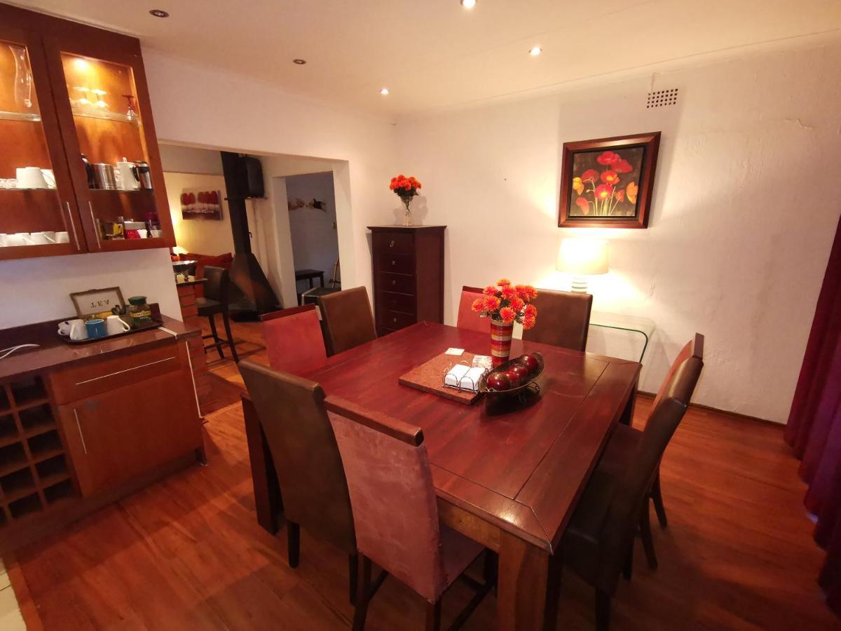 Paulshof Sandton - Hluhluwe Road Complex Homestay