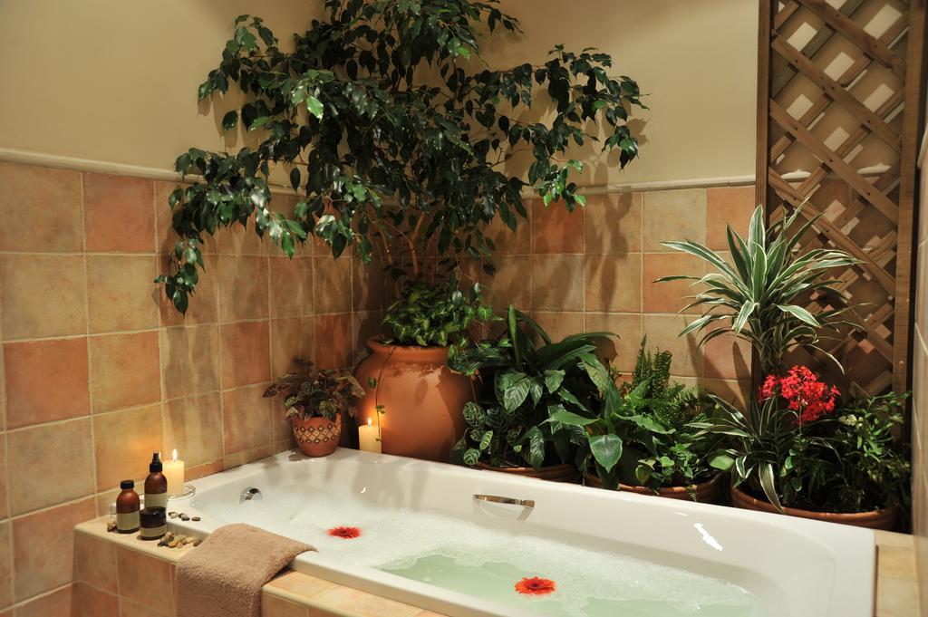 Claires Of Sandton Luxury 4*