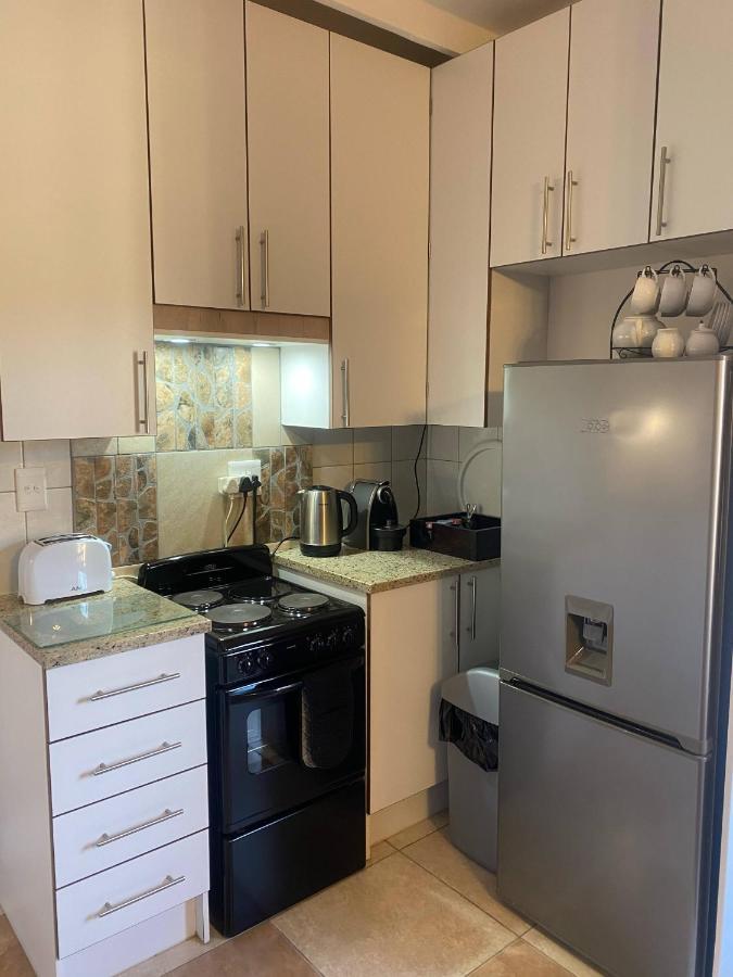 Harken House, Your Away From Home! Apartment *