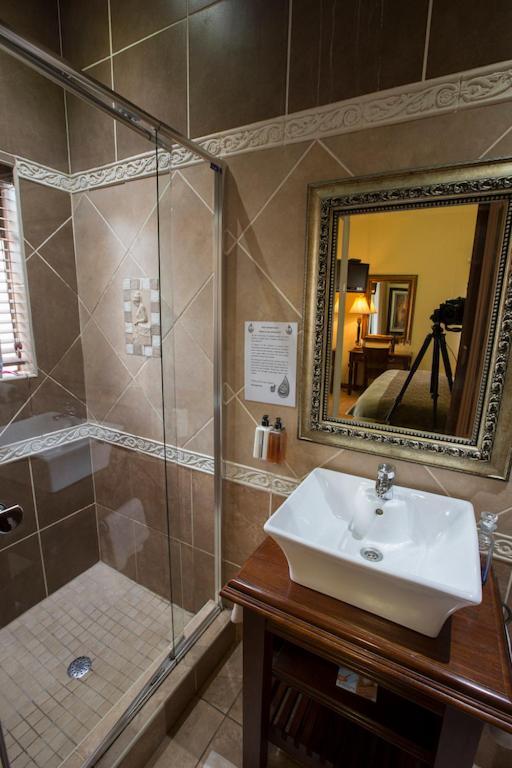 Nhà khách Le Cozmo Johannesburg