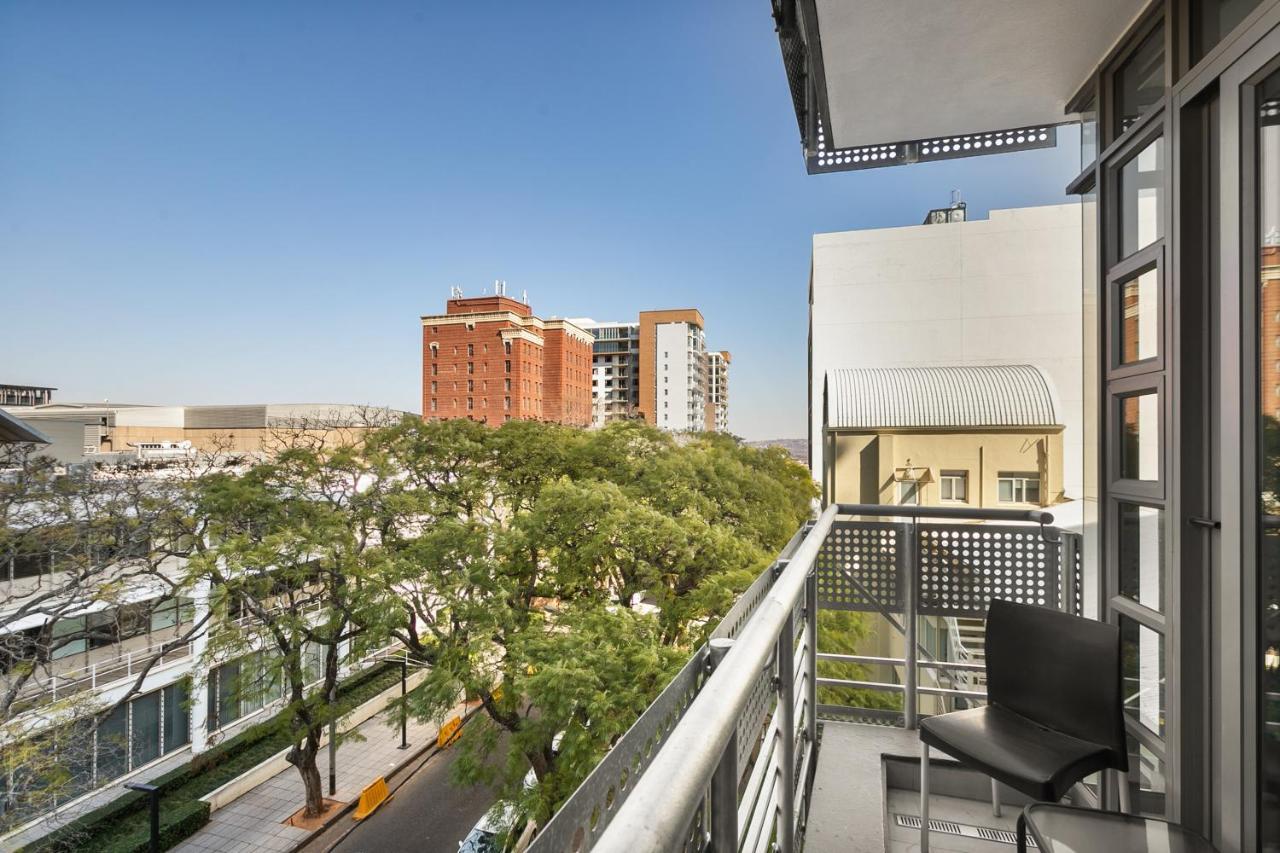 Easy - The Median Rosebank Apartment