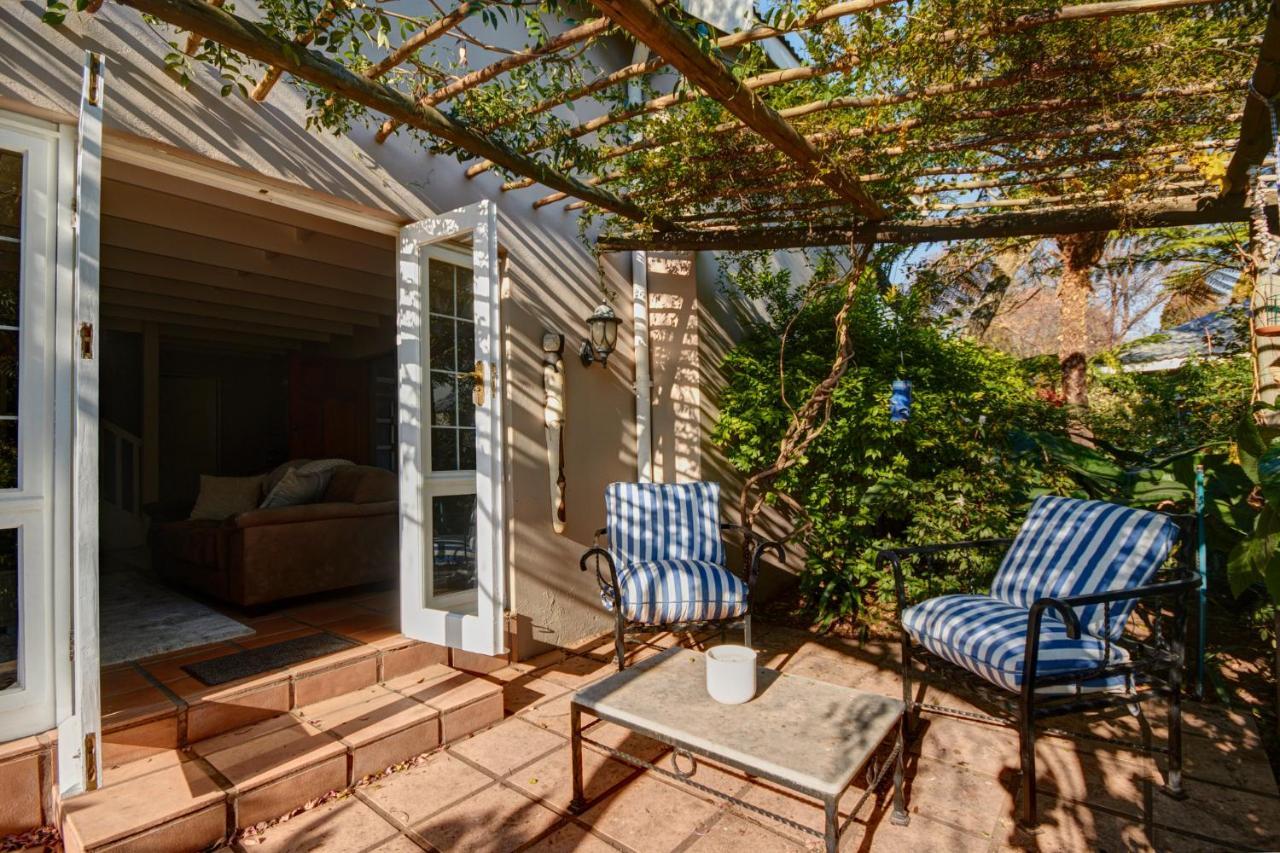 Luxurious, Private, Central, Gas & Solar Powered Apartamento Joanesburgo
