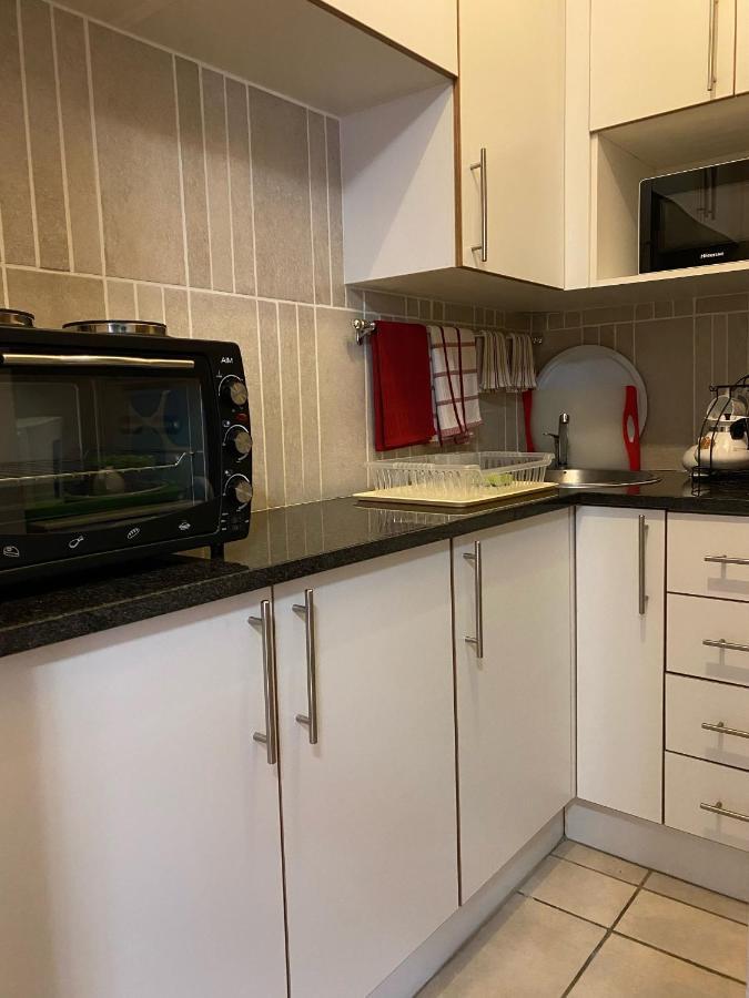 Harken House, Your Away From Home! Apartment *