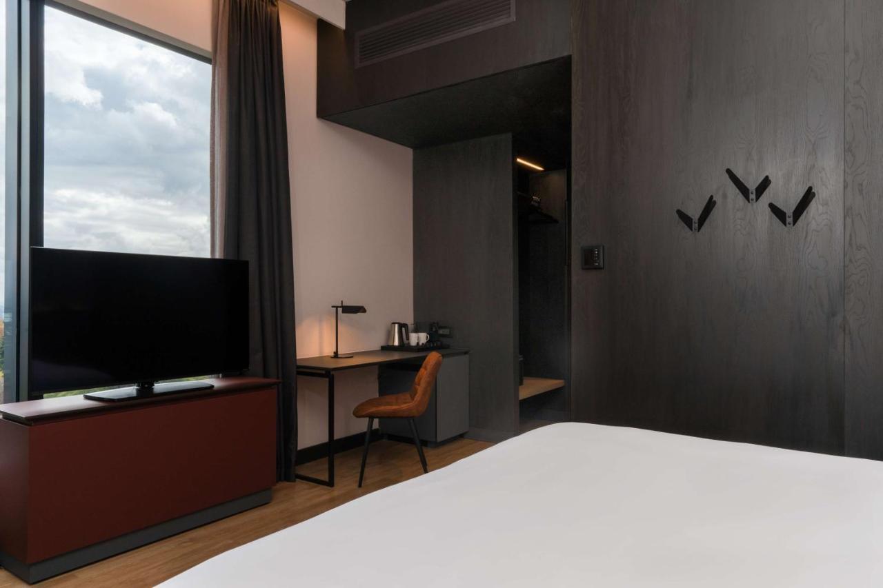 Radisson Red Rosebank Hotel 4*