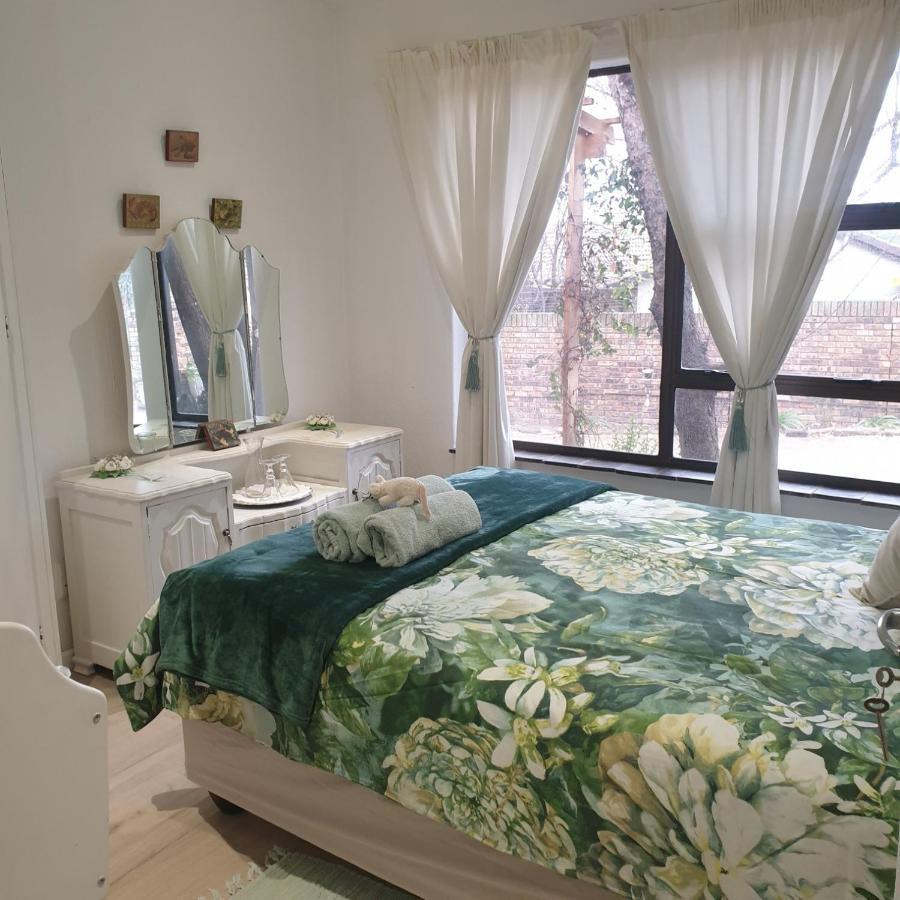 Waybury - A Cozy From ! Apartment