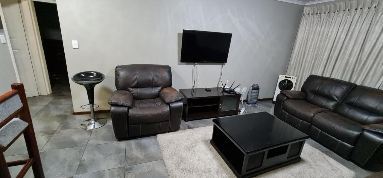 Executive 2 Bed Apartment, Free Wifi And Dstv