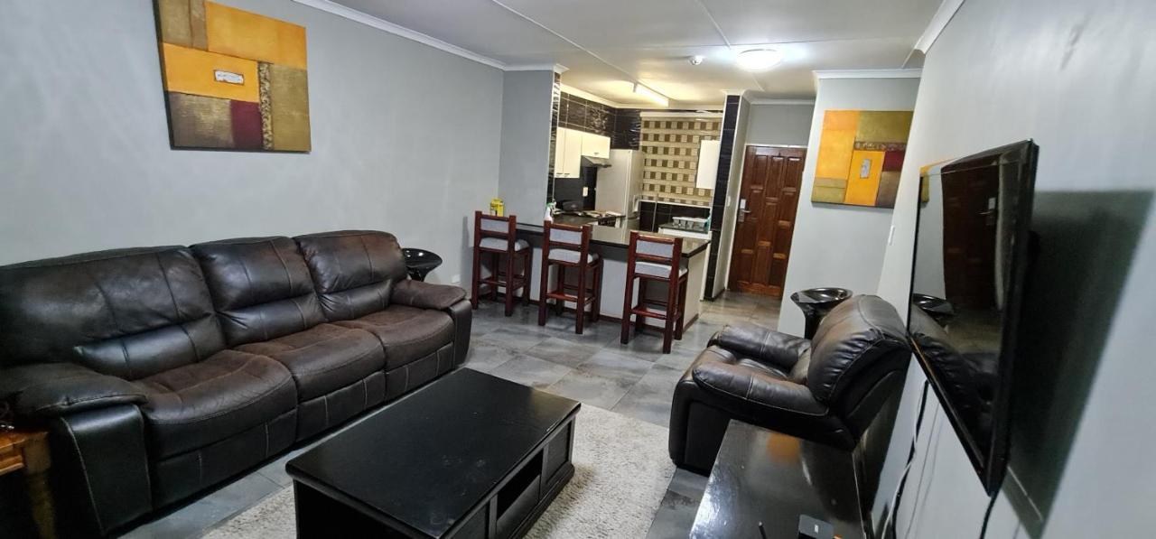 Executive 2 Bed Apartment, Free Wifi And Dstv * Johannesburg
