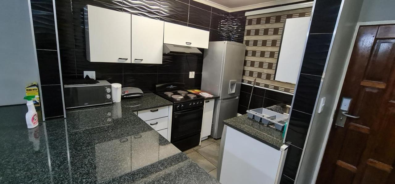 Executive 2 Bed Apartment, Free Wifi And Dstv *