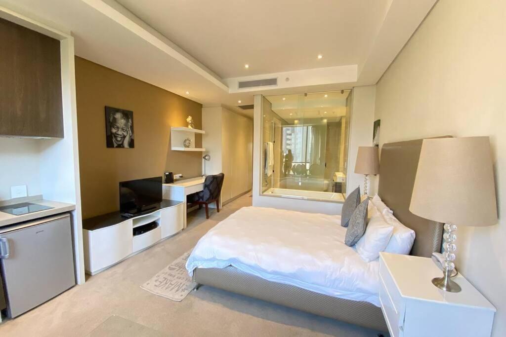 Dante's Sandton Skye Apartamento *