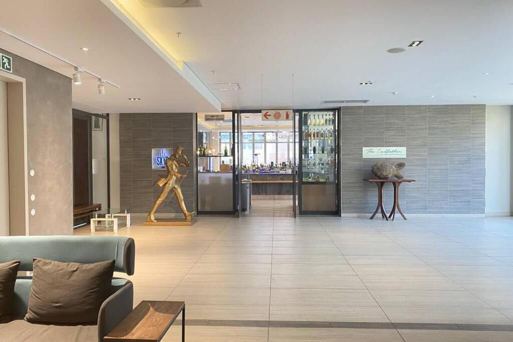 Dante's Sandton Skye *