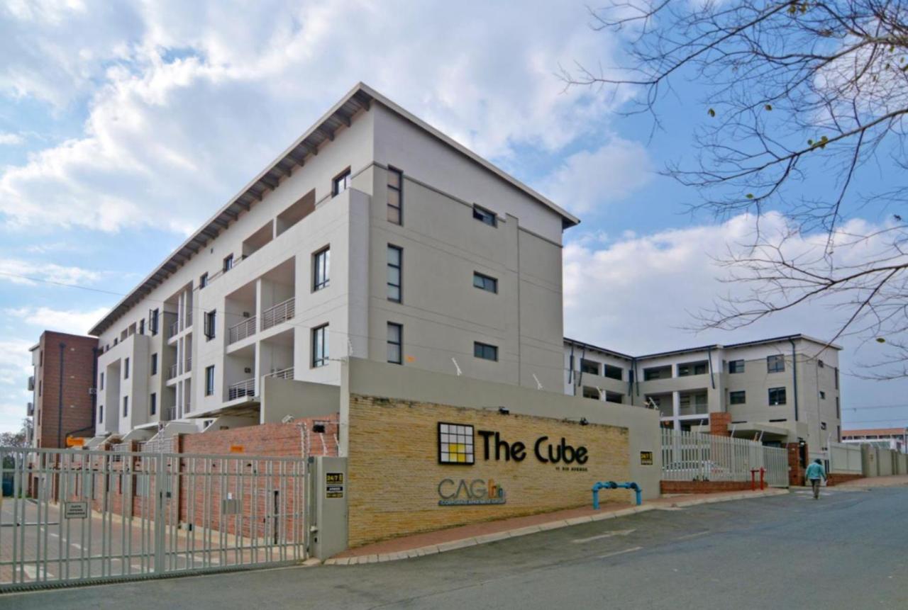 The Cube Apartments, Unit 34 On De La Rey Road Apartment
