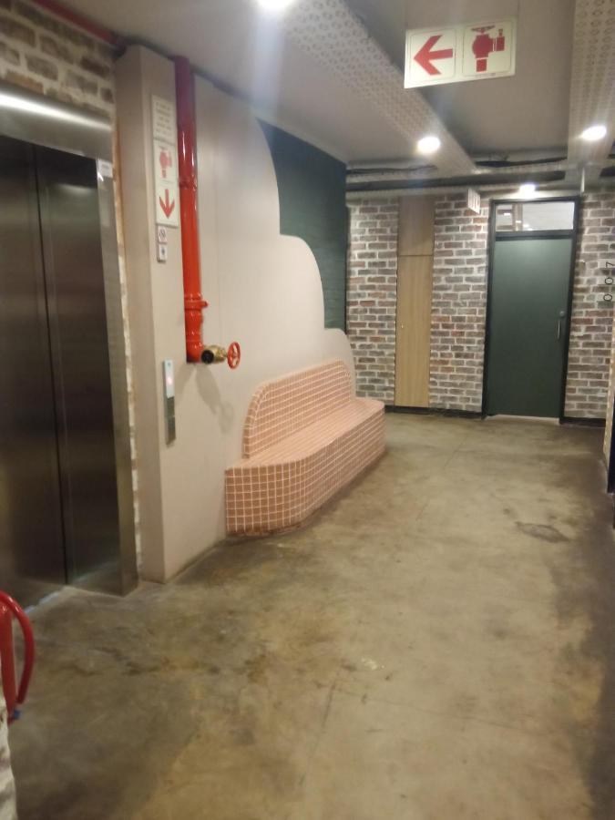 Hotel Maboneng Building Free Wifi And Swimming Pool 3*