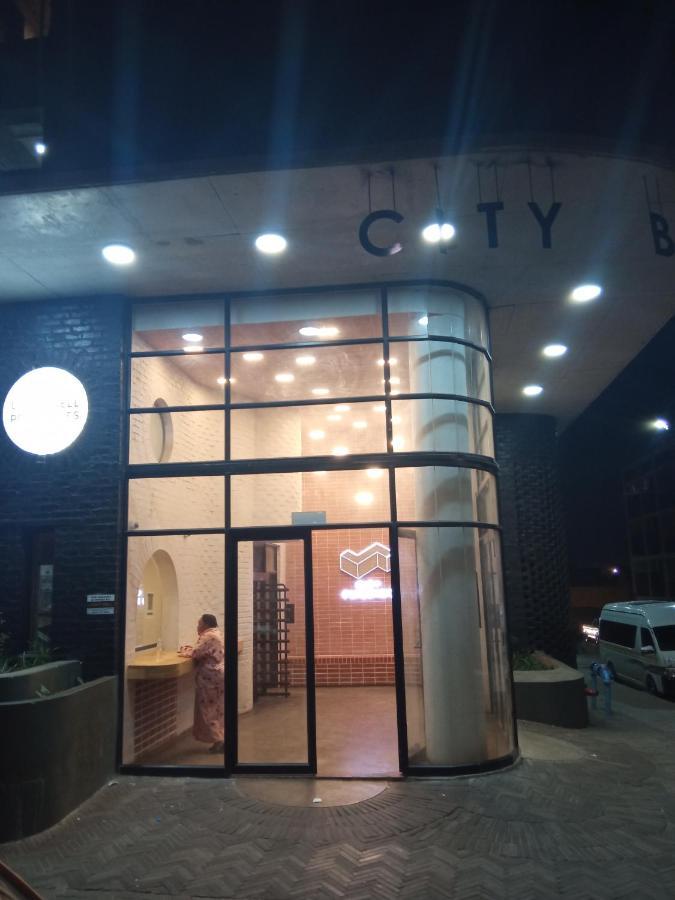 Hotel Maboneng Building Free Wifi And Swimming Pool 3*
