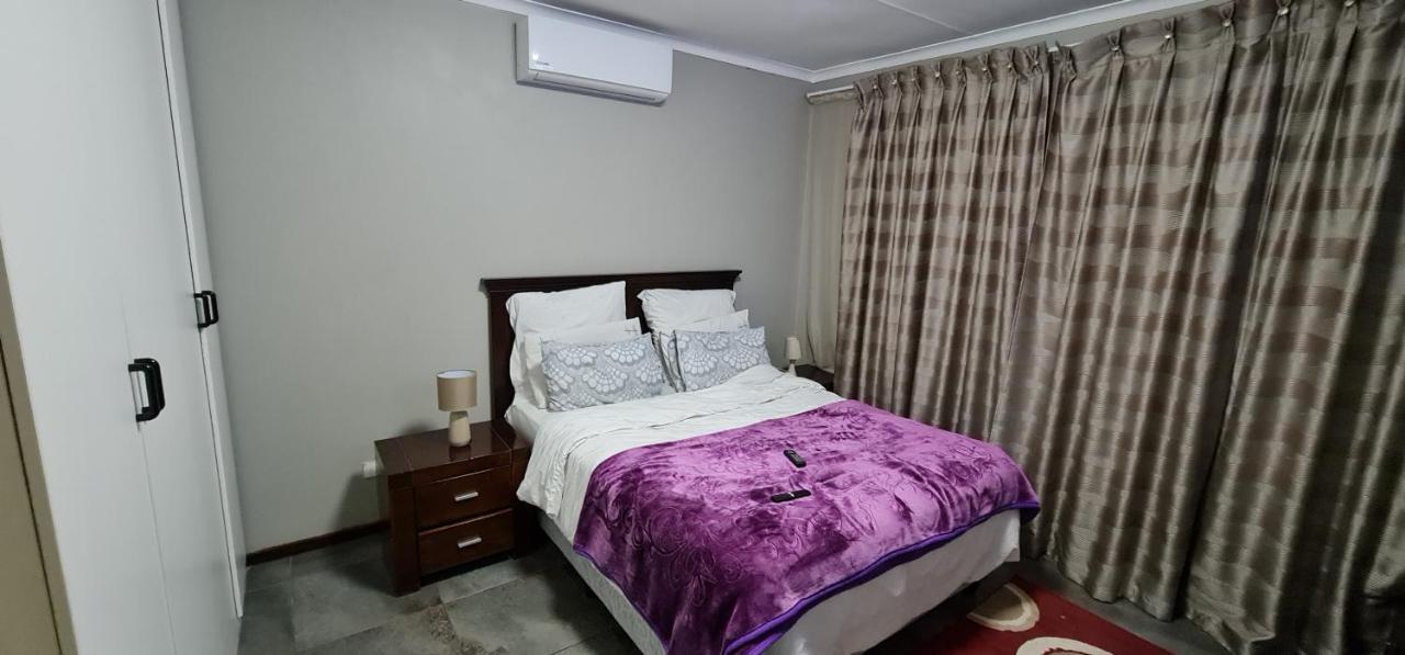 Executive 2 Bed Apartment, Free Wifi And Dstv * Johannesburg