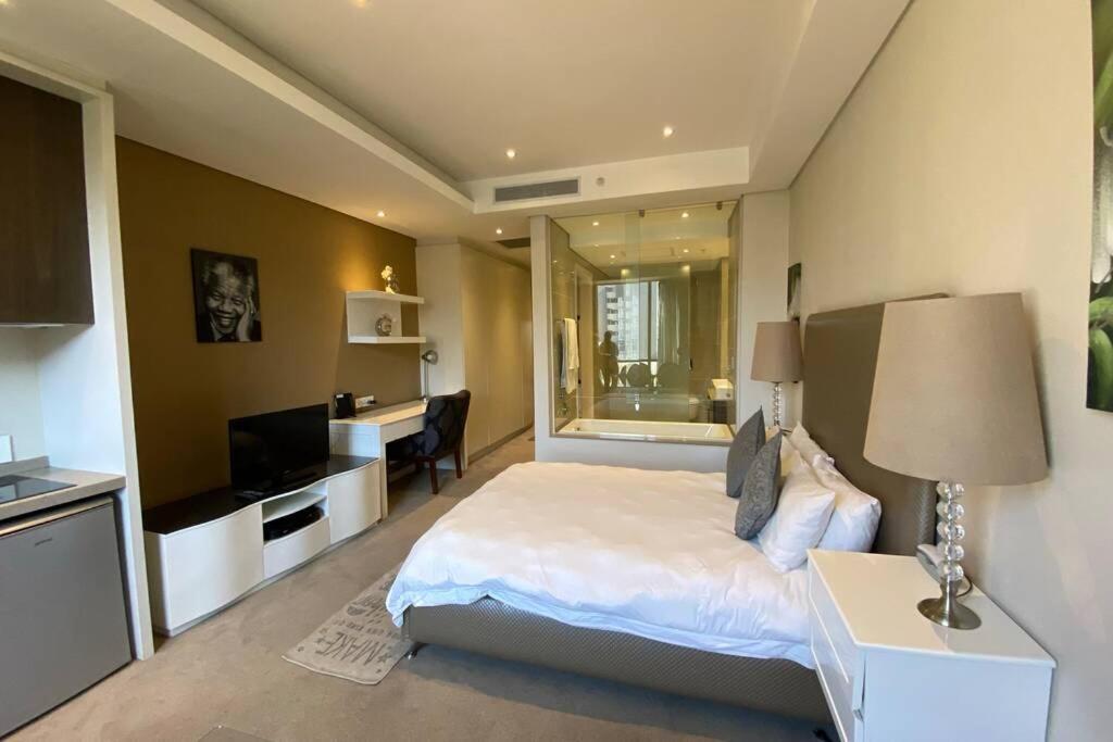 Dante's Sandton Skye
