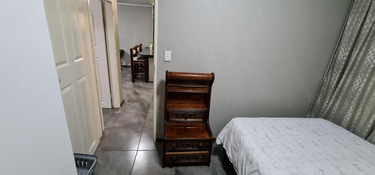 Executive 2 Bed Apartment, Free Wifi And Dstv Apartment