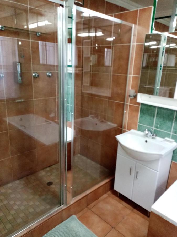 Tudor Guest house 3*